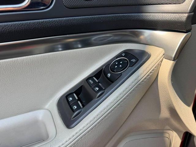 Photo of 2014 Red Ford Explorer