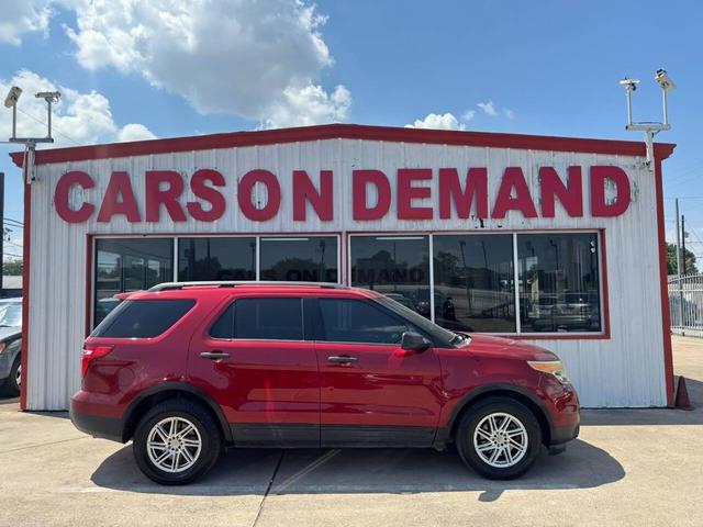 Photo of 2014 Red Ford Explorer