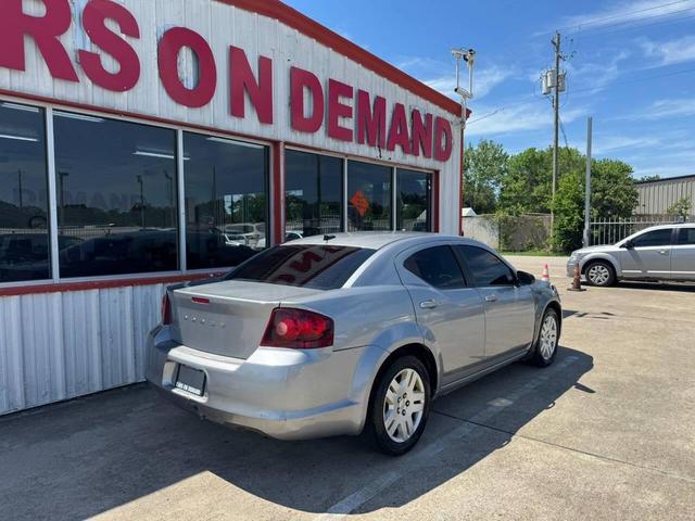 Photo of 2014 Gray Dodge Avenger