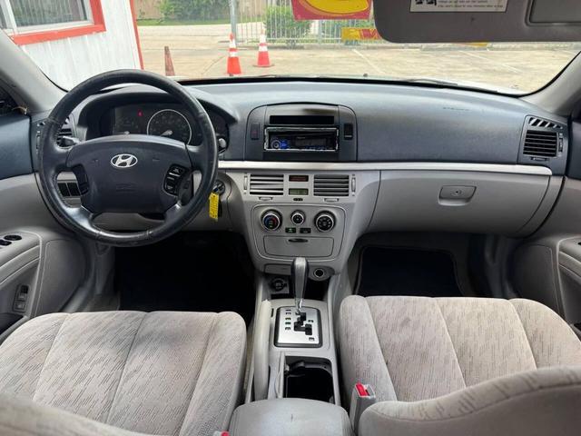 Photo of 2006 Silver Hyundai SONATA