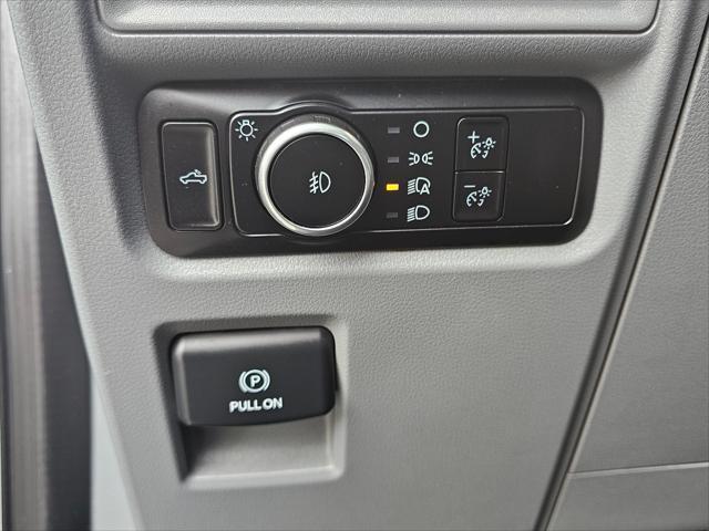 Photo of 2023 Oxford White Ford F-150
