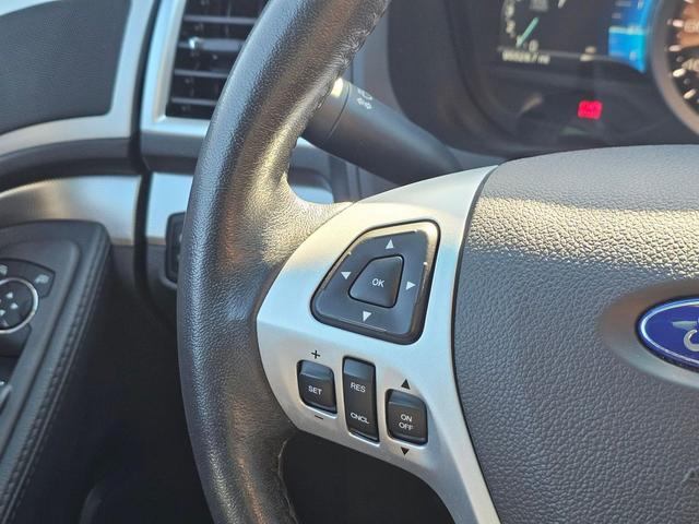 Photo of 2015 Tuxedo Black Metallic Ford Explorer