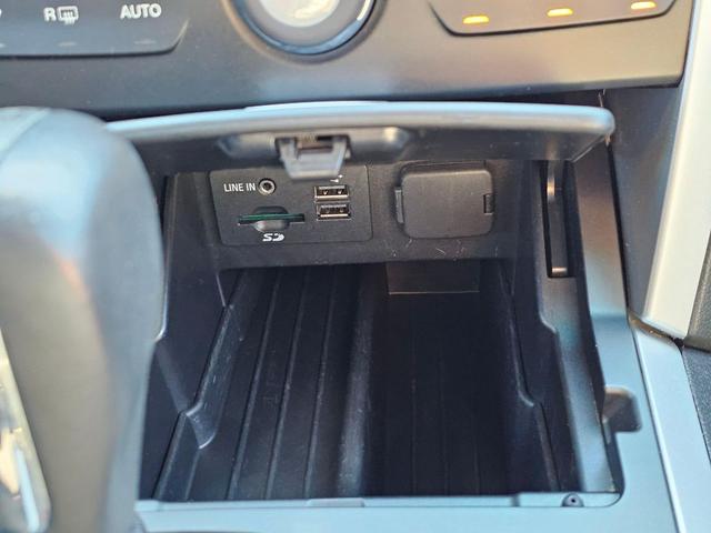 Photo of 2015 Tuxedo Black Metallic Ford Explorer
