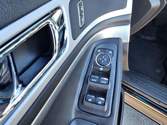 Photo of 2015 Tuxedo Black Metallic Ford Explorer