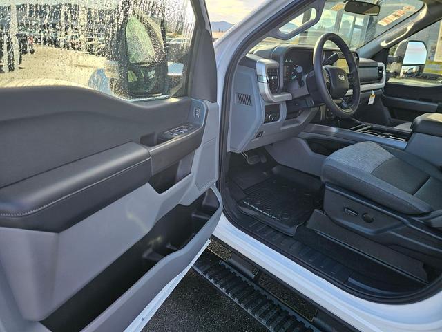 Photo of 2026 Oxford White Ford F-350