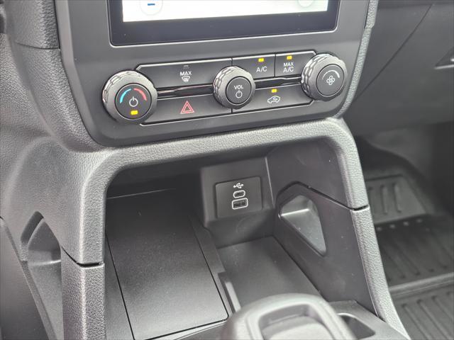Photo of 2024 Star White Metallic Tri-Coat Ford F-150