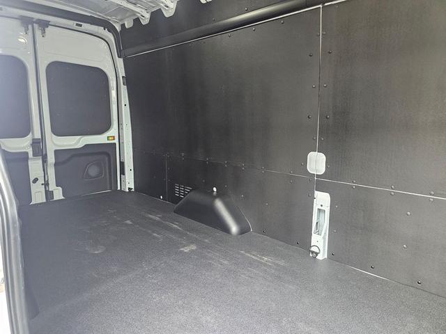Photo of 2025 Oxford White Ford Transit-350