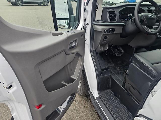 Photo of 2025 Oxford White Ford Transit-350