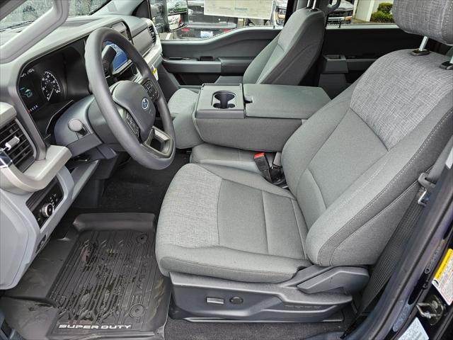 Photo of 2025 Antimatter Blue Metallic Ford F-250