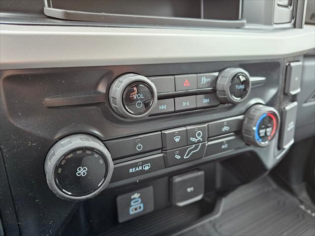 Photo of 2025 Antimatter Blue Metallic Ford F-250