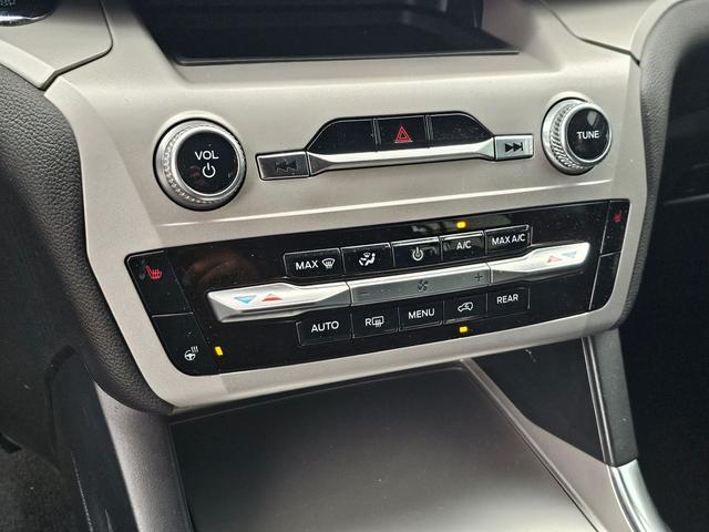 Photo of 2023 Agate Black Metallic Ford Explorer
