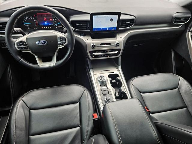 Photo of 2023 Agate Black Metallic Ford Explorer