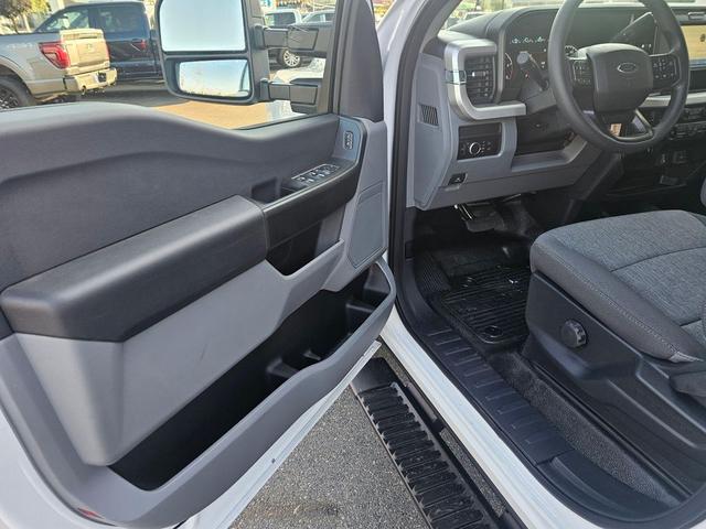Photo of 2026 Oxford White Ford F-350