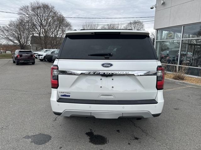 Photo of 2021 Star White Ford Expedition