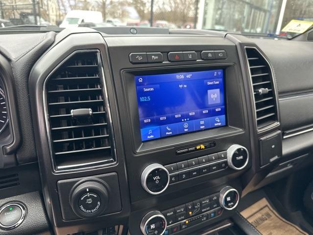 Photo of 2021 Star White Ford Expedition