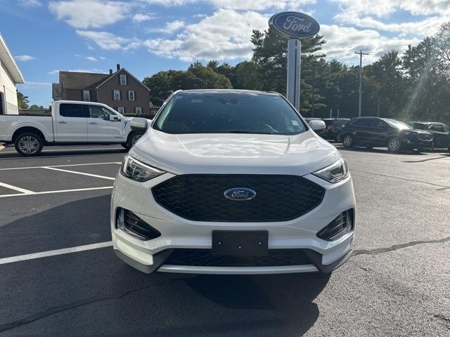 Photo of 2022 Star White Ford Edge