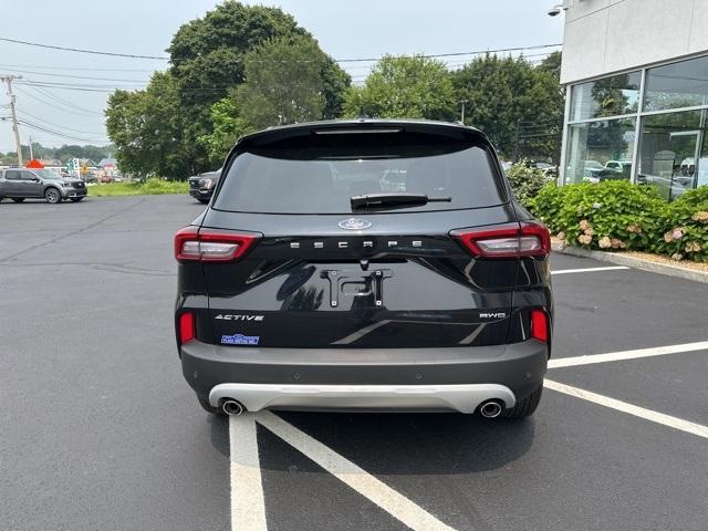 Photo of 2024 Agate Black Metallic Ford Escape