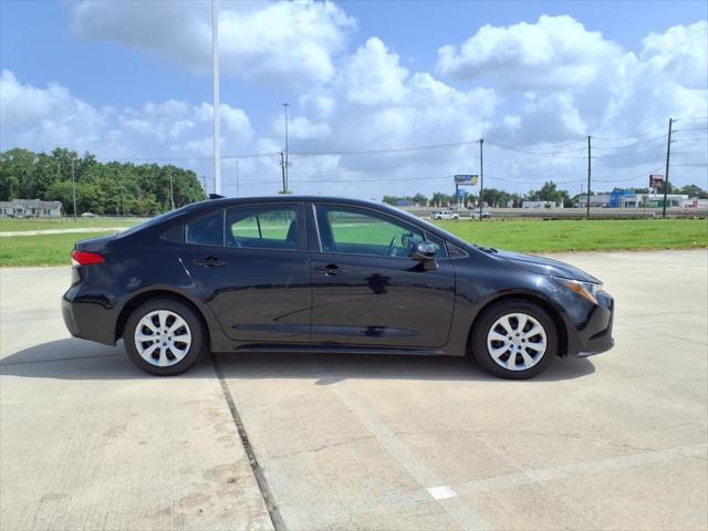 Photo of 2023 Midnight Black Metallic Toyota Corolla