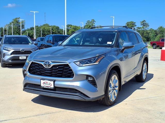 Photo of 2020 Moon Dust Toyota Highlander