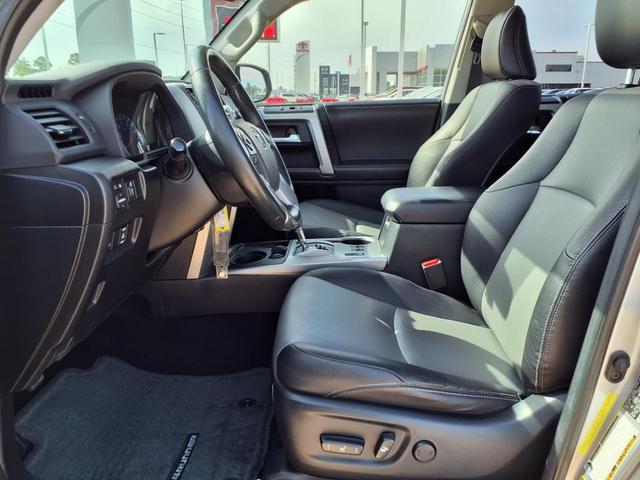 Photo of 2016 Classic Silver Metallic Toyota 4Runner