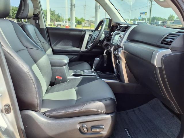 Photo of 2016 Classic Silver Metallic Toyota 4Runner