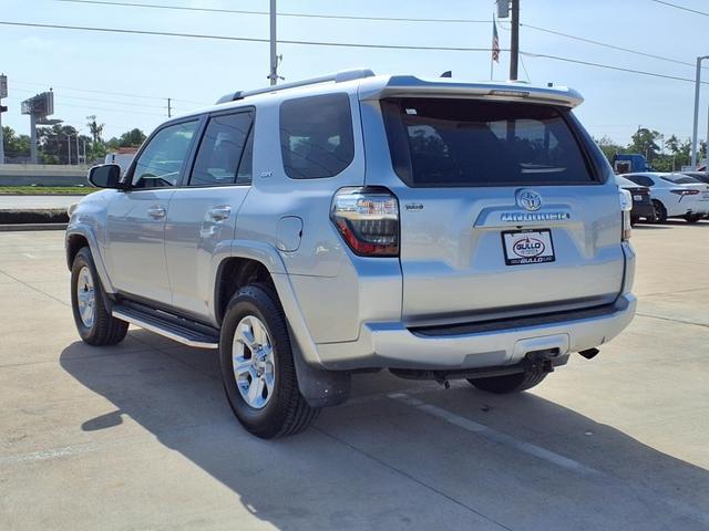 Photo of 2016 Classic Silver Metallic Toyota 4Runner
