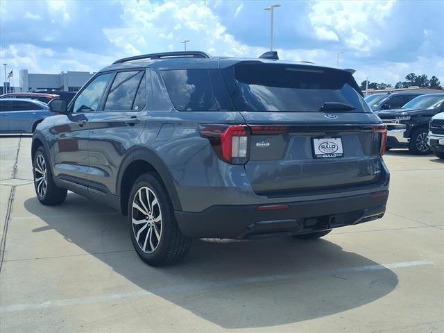Photo of 2025 Carbonized Gray Metallic Ford Explorer