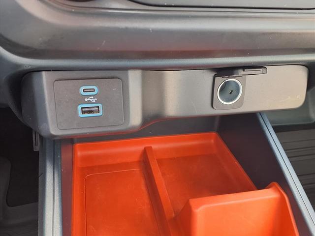 Photo of 2024 Oxford White Ford Maverick