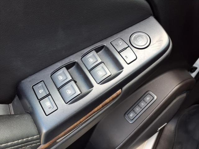 Photo of 2018 Summit White Chevrolet Tahoe