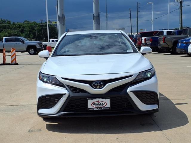 Photo of 2023 Ice Cap Toyota Camry