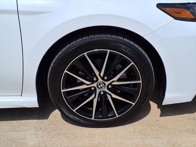 Photo of 2023 Ice Cap Toyota Camry