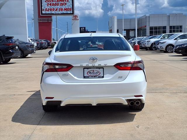 Photo of 2023 Ice Cap Toyota Camry