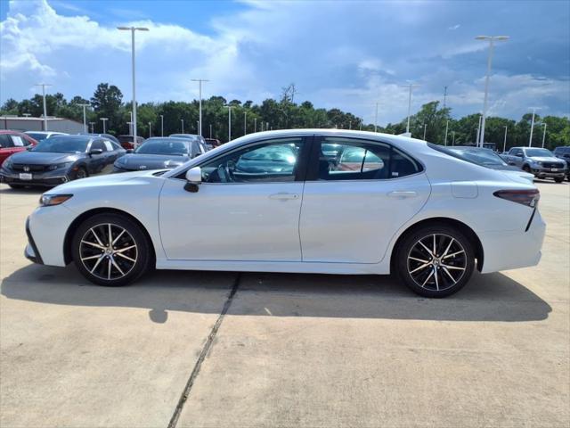 Photo of 2023 Ice Cap Toyota Camry