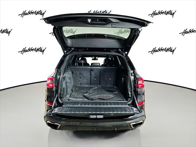 Photo of 2021 Black Sapphire Metallic BMW X5