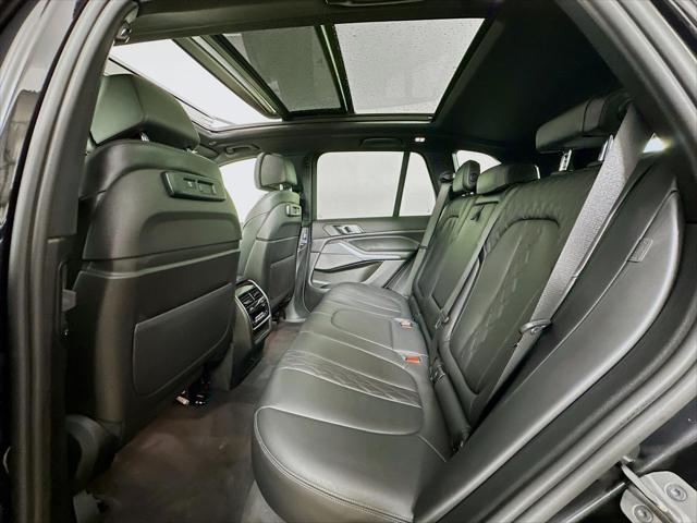 Photo of 2021 Black Sapphire Metallic BMW X5