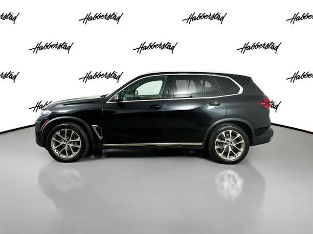 Photo of 2024 Black Sapphire Metallic BMW X5