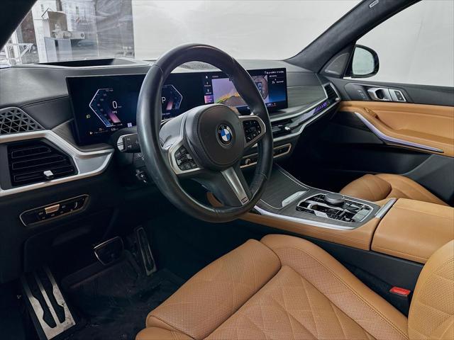 Photo of 2023 Brooklyn Grey Metallic BMW X7
