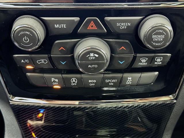 Photo of 2020 Bright White Clearcoat Jeep Grand Cherokee