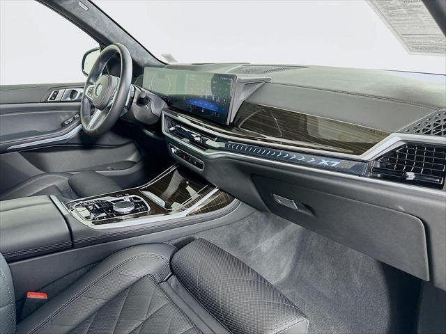 Photo of 2023 Black Sapphire Metallic BMW X7