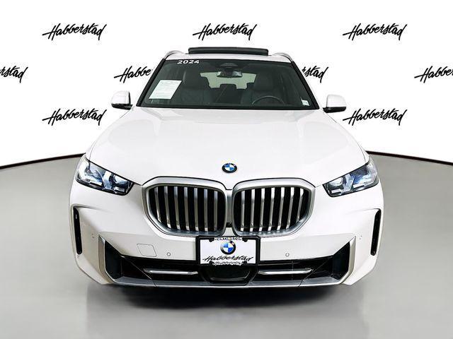 Photo of 2024 Mineral White Metallic BMW X5