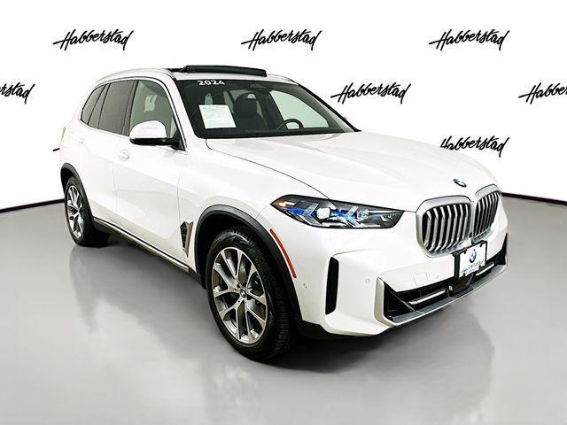 Photo of 2024 Mineral White Metallic BMW X5