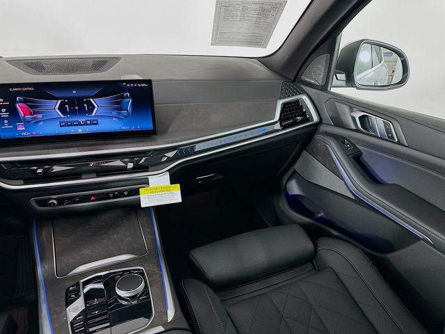 Photo of 2024 Mineral White Metallic BMW X5
