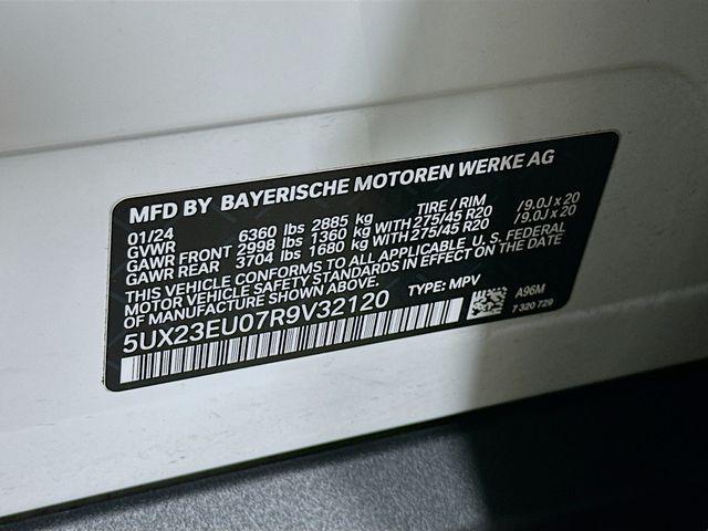Photo of 2024 Mineral White Metallic BMW X5