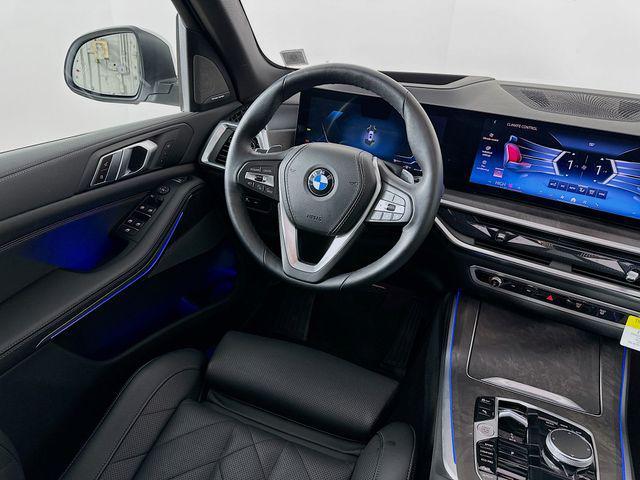 Photo of 2024 Mineral White Metallic BMW X5