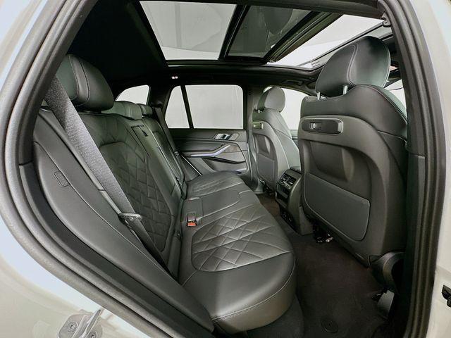Photo of 2024 Mineral White Metallic BMW X5