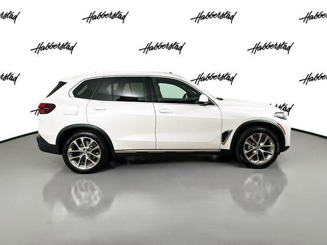 Photo of 2024 Mineral White Metallic BMW X5