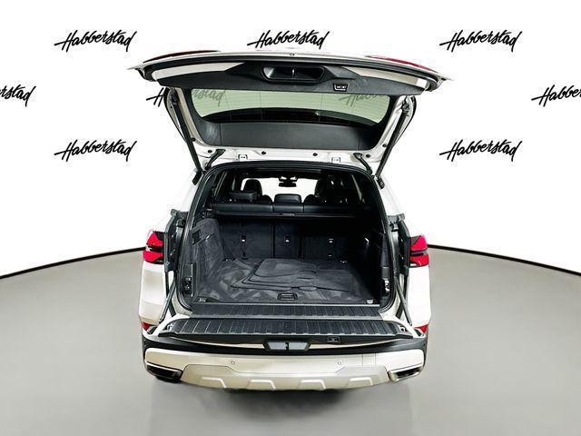 Photo of 2024 Mineral White Metallic BMW X5