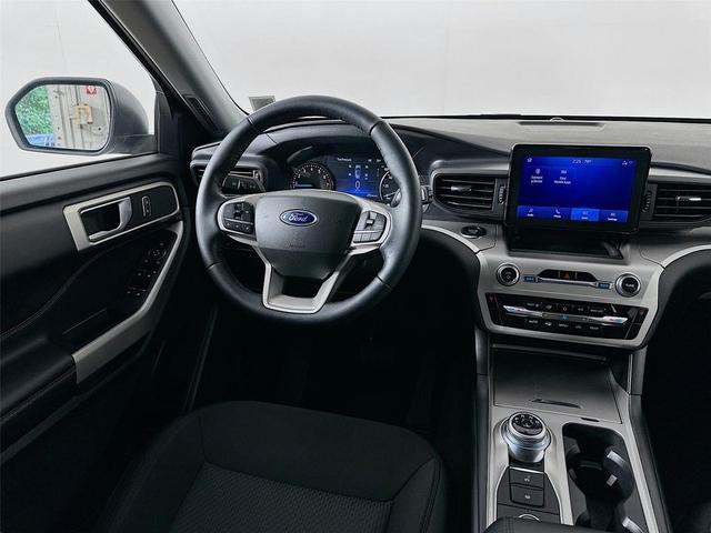 Photo of 2022 Carbonized Gray Metallic Ford Explorer