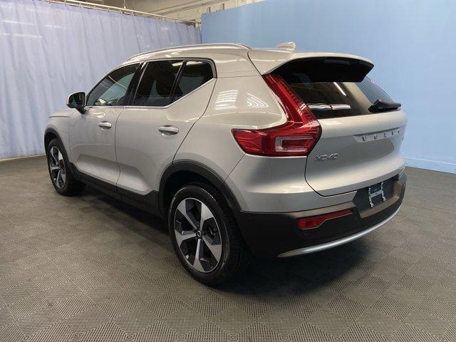 Photo of 2025 Silver Volvo XC40