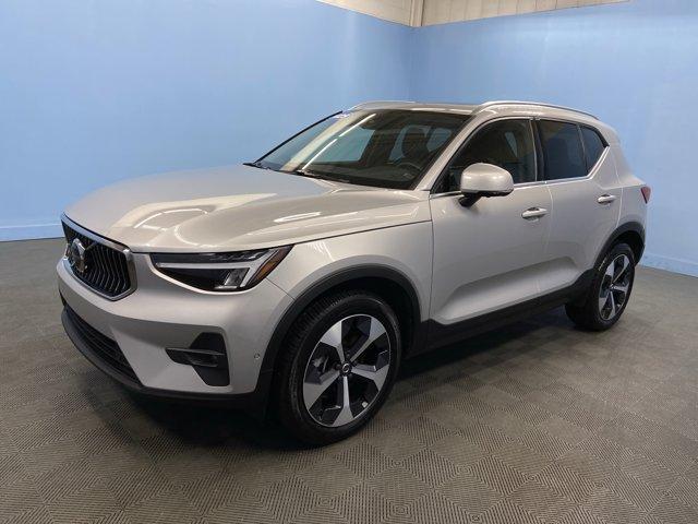 Photo of 2025 Silver Volvo XC40